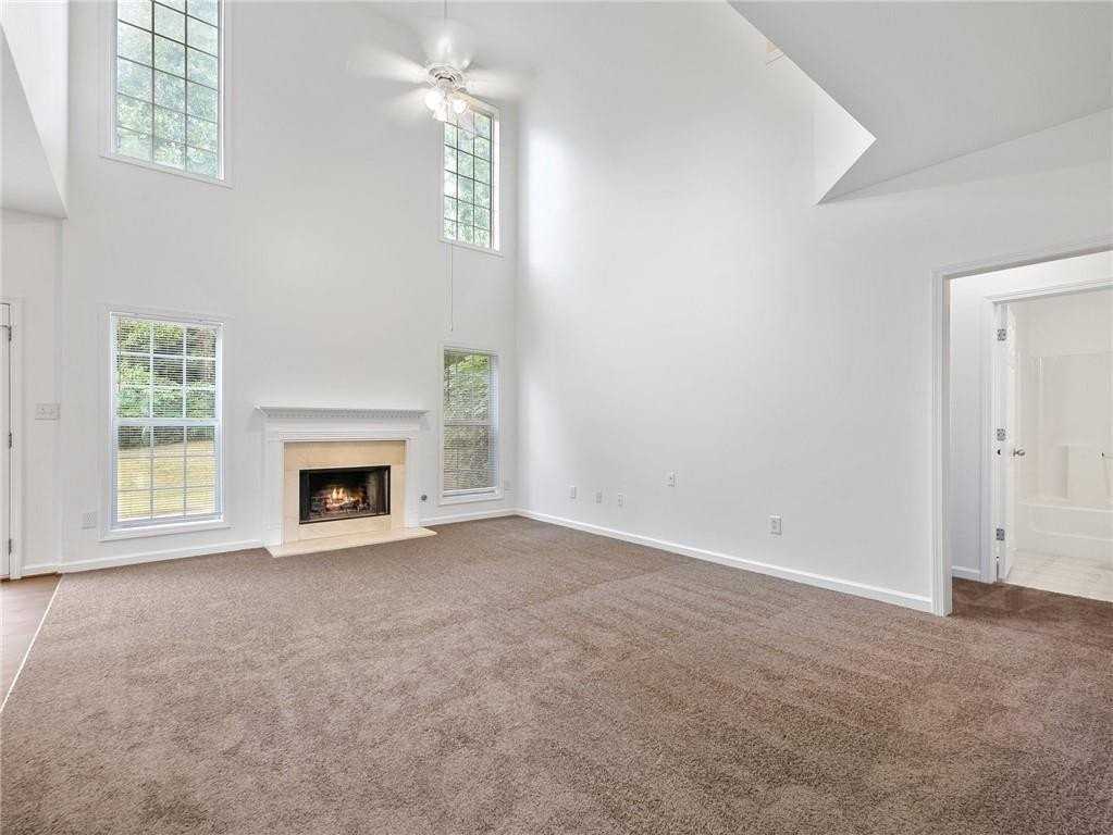 3926 Walnut Grove Way - Photo 4 of 40