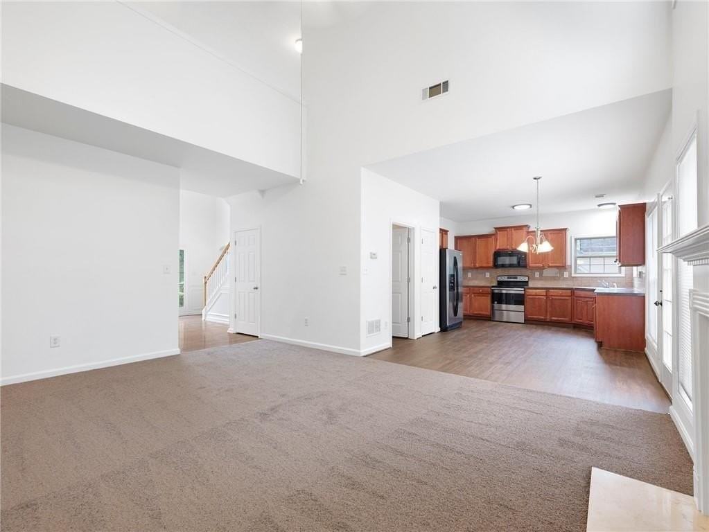 3926 Walnut Grove Way - Photo 5 of 40