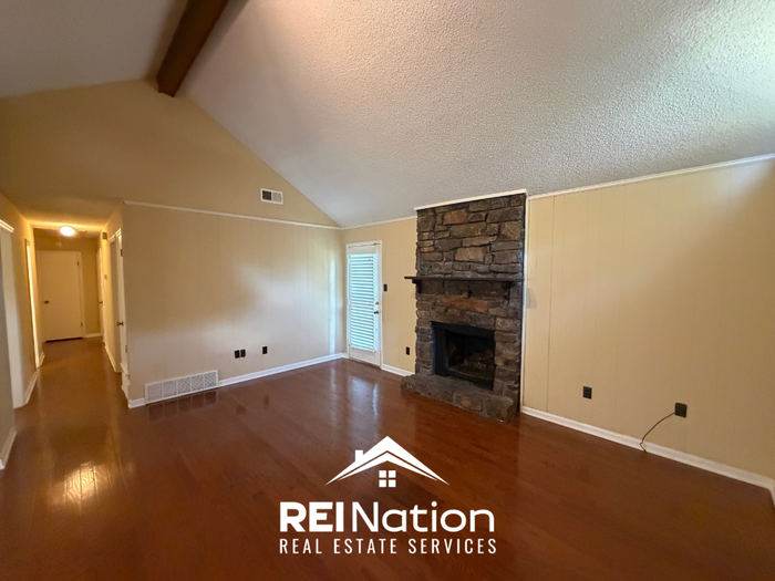 5989 Pebblehill Dr - Photo 3 of 21