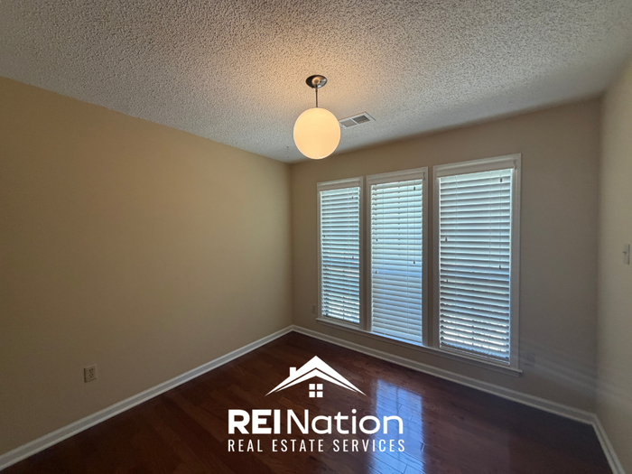 5989 Pebblehill Dr - Photo 4 of 21