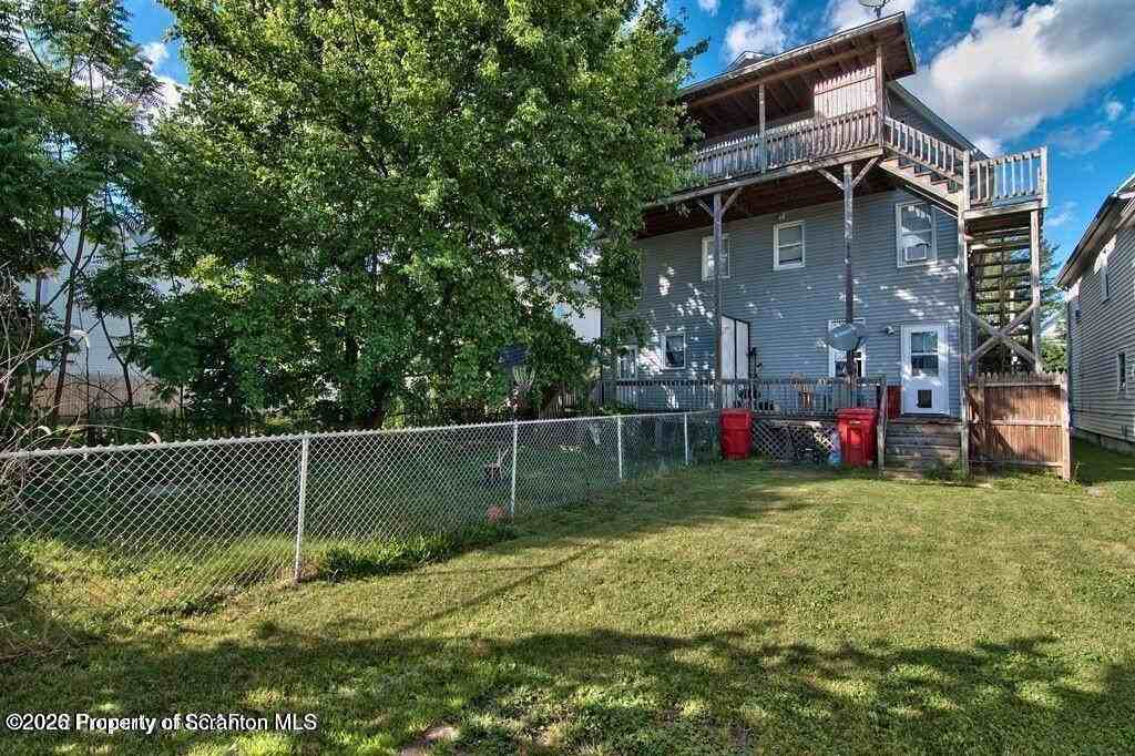 34 1/2 John St - Photo 3 of 25