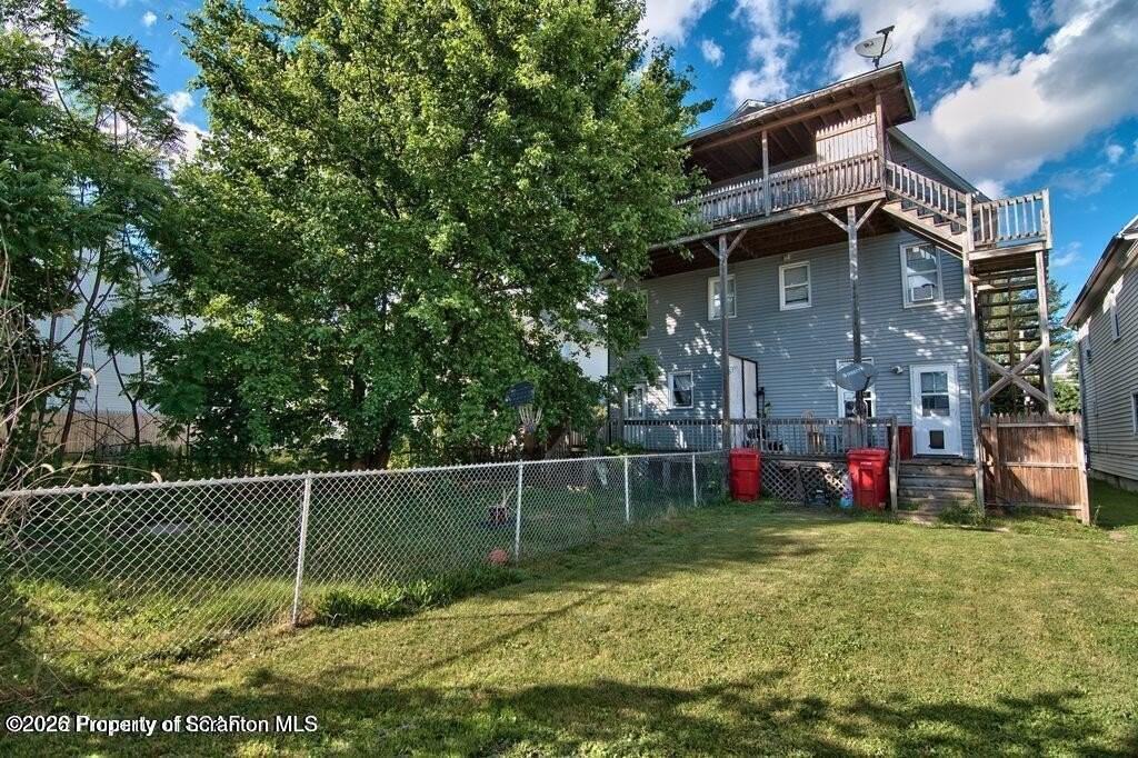 34 1/2 John St - Photo 4 of 25