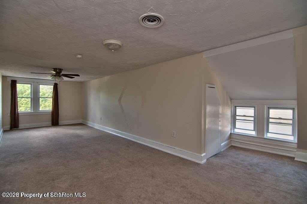 34 1/2 John St - Photo 7 of 25