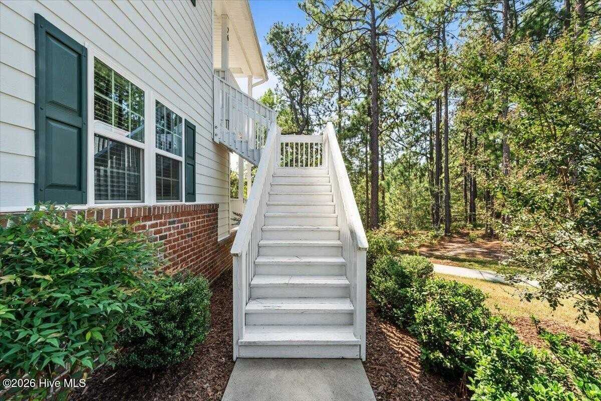 60 - 76 N Knoll Road - Photo 3 of 24