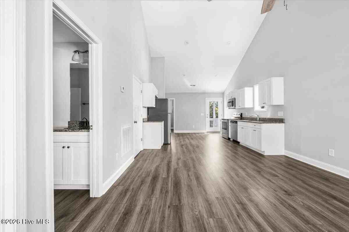 60 - 76 N Knoll Road - Photo 7 of 24