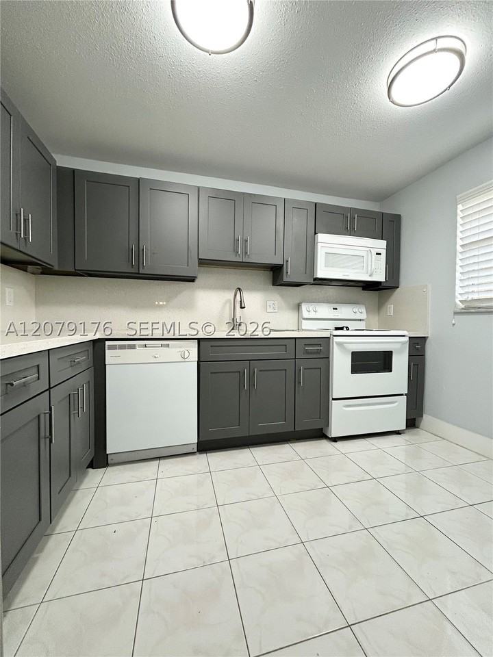 3253 Foxcroft Rd #G110 - Photo 2 of 37