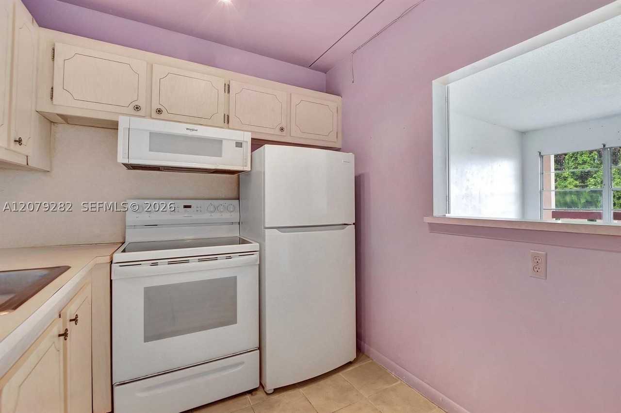 147 Brighton D - Photo 2 of 14