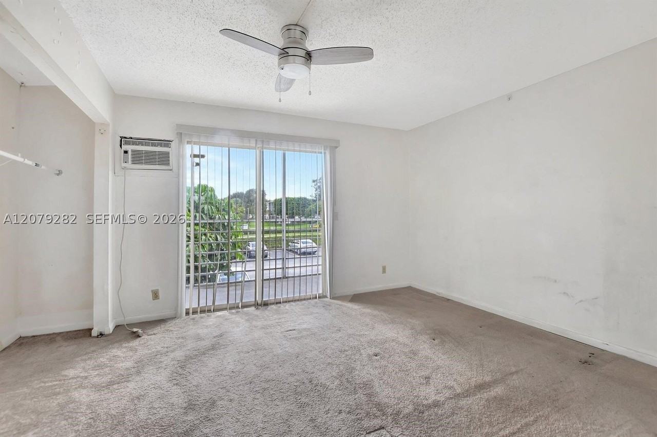 147 Brighton D - Photo 4 of 14