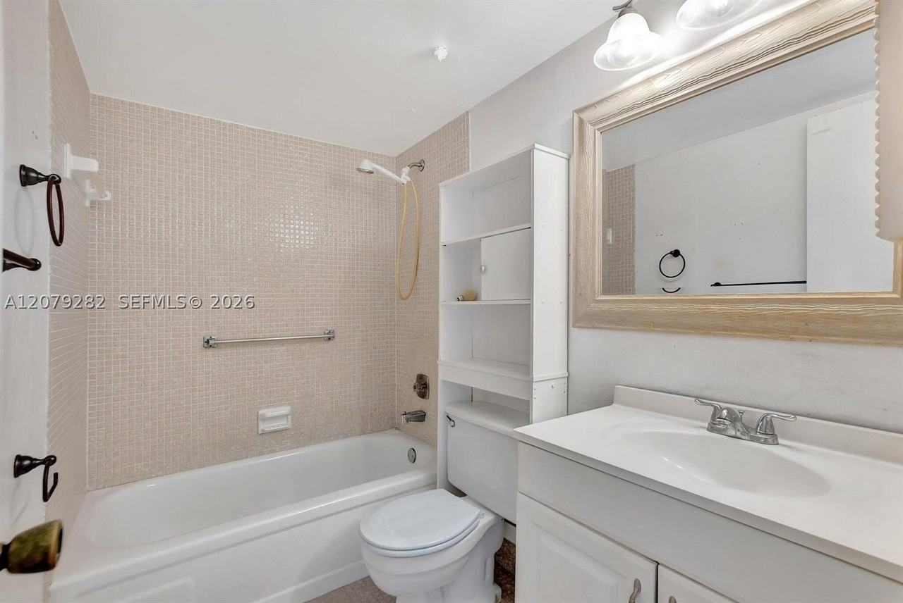 147 Brighton D - Photo 5 of 14