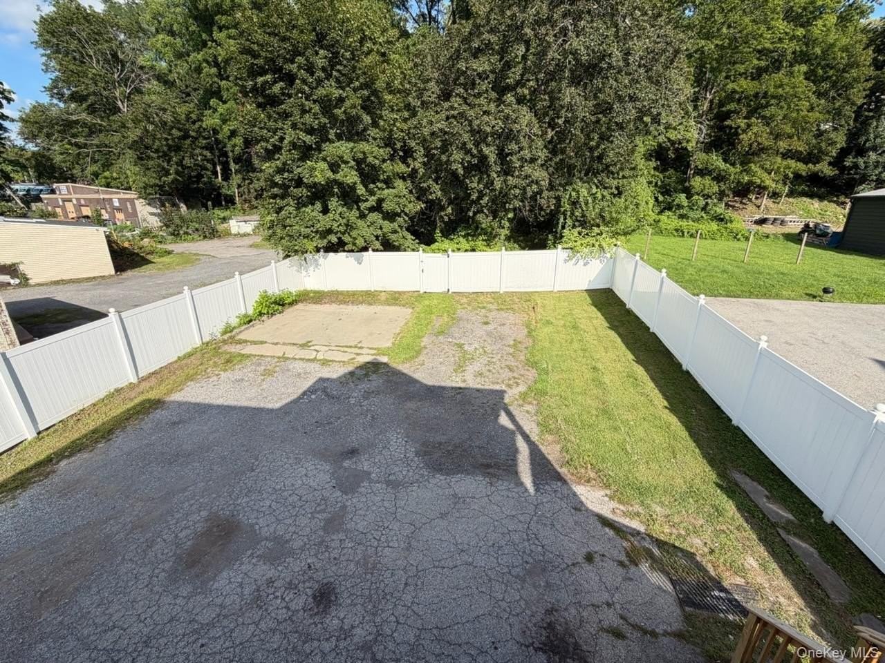 215 N Hamilton St #2 - Photo 5 of 27