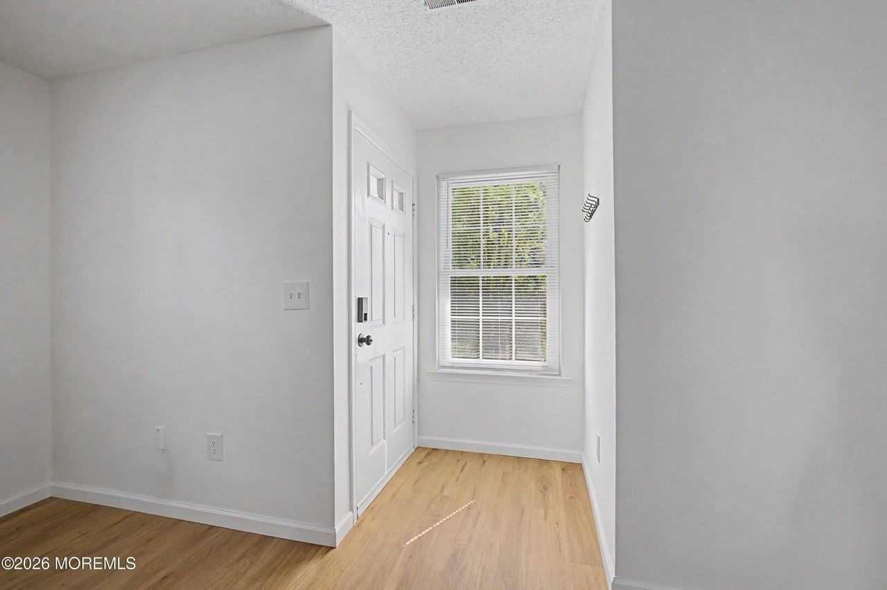 15 Nashville Ct - Photo 4 of 30