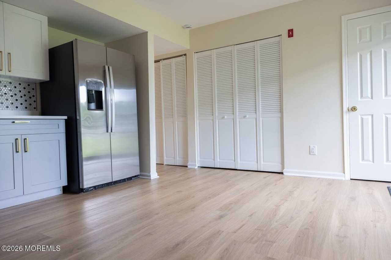 52 Creek Rd - Photo 5 of 12