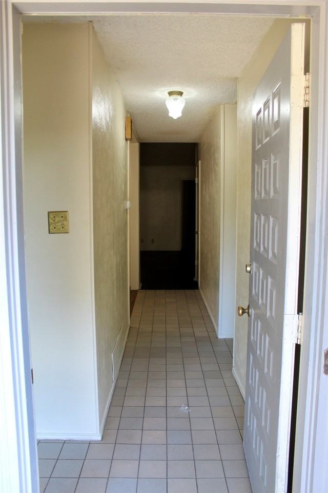 2207 Canterbury Ct - Photo 4 of 20