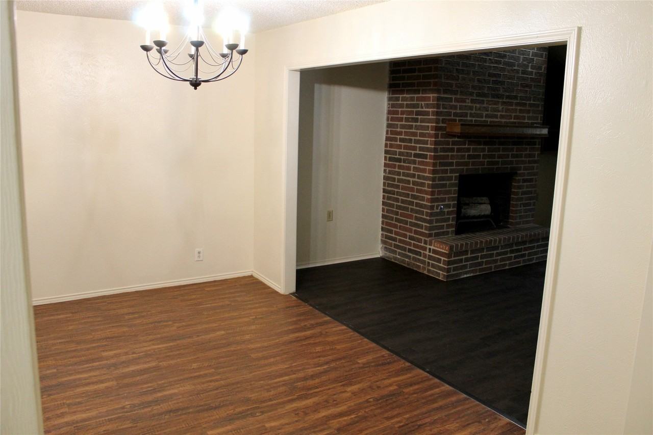 2207 Canterbury Ct - Photo 5 of 20