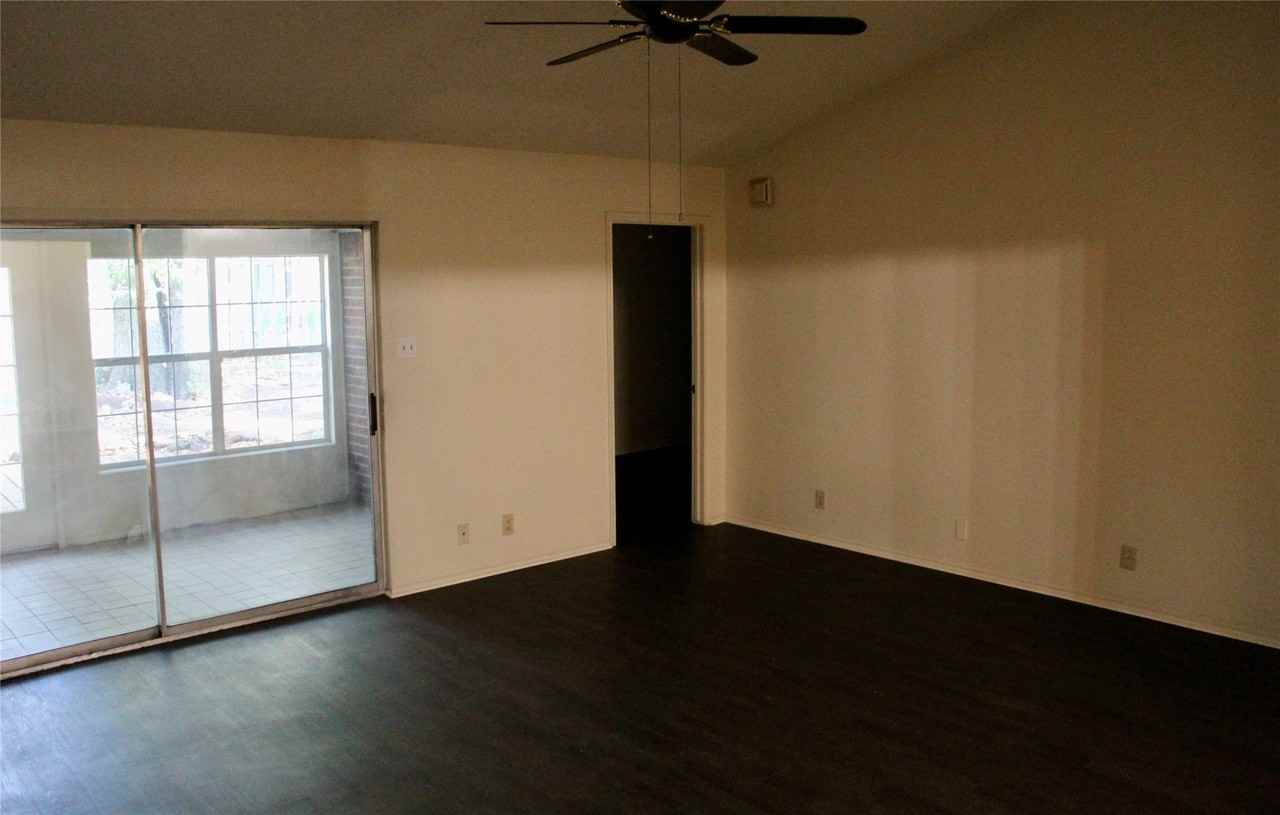 2207 Canterbury Ct - Photo 7 of 20
