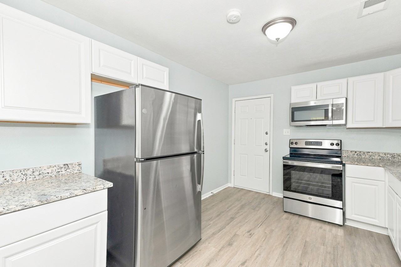 5736 Aton Ave - Photo 5 of 16