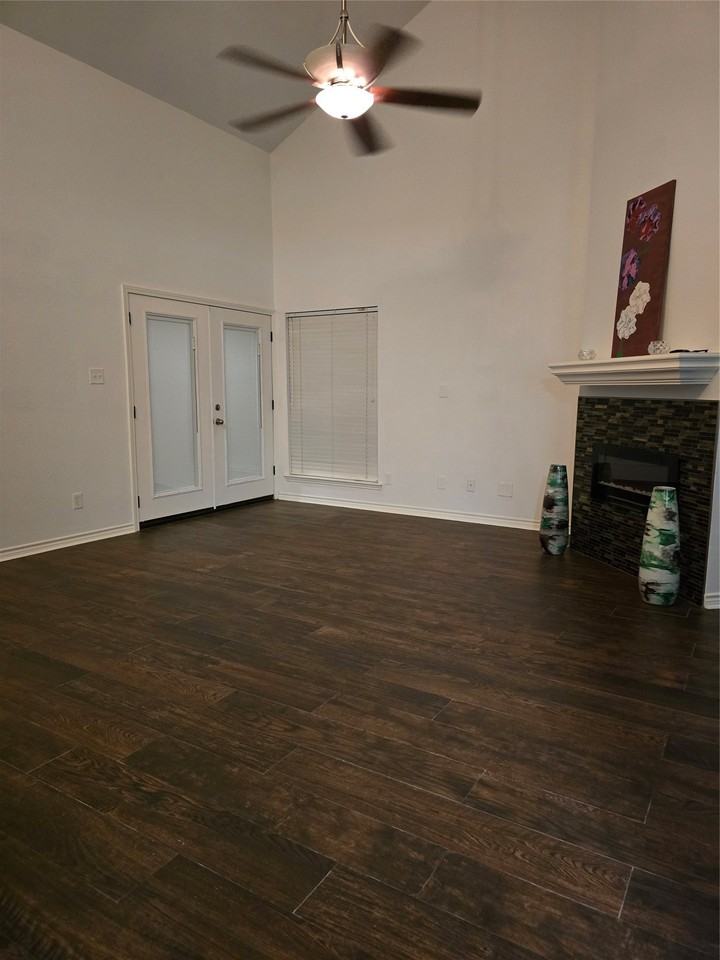 2961 N Bend Dr - Photo 4 of 31