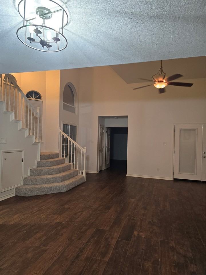 2961 N Bend Dr - Photo 5 of 31