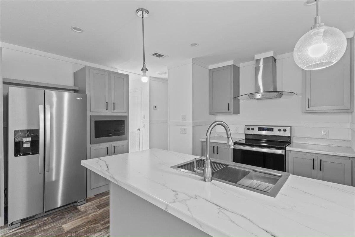 16831 Oak Leaf Ct #16831B - Photo 4 of 17
