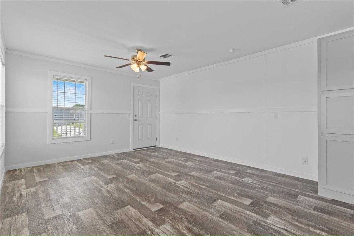 16831 Oak Leaf Ct #16831B - Photo 5 of 17