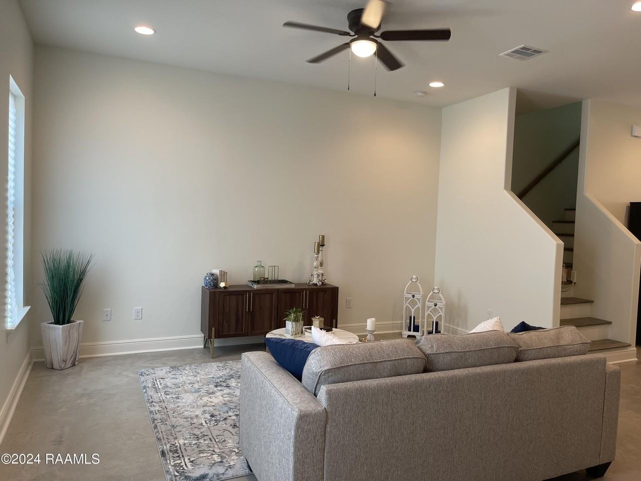 721 Almonaster Rd #3 - Photo 4 of 10