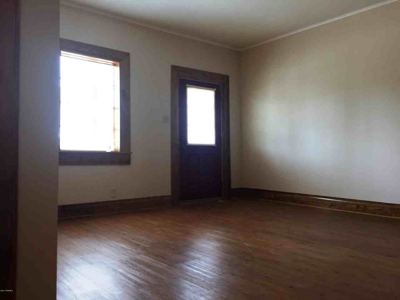 1001A Saint Mary St - Photo 2 of 10