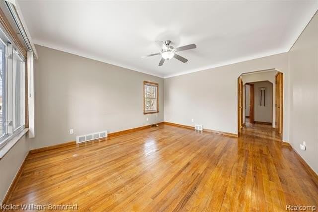 23250 Firwood Ave - Photo 3 of 25