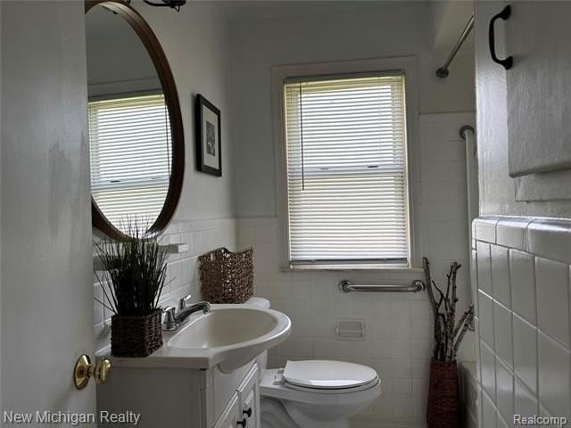 9919 Merriman Rd - Photo 5 of 14