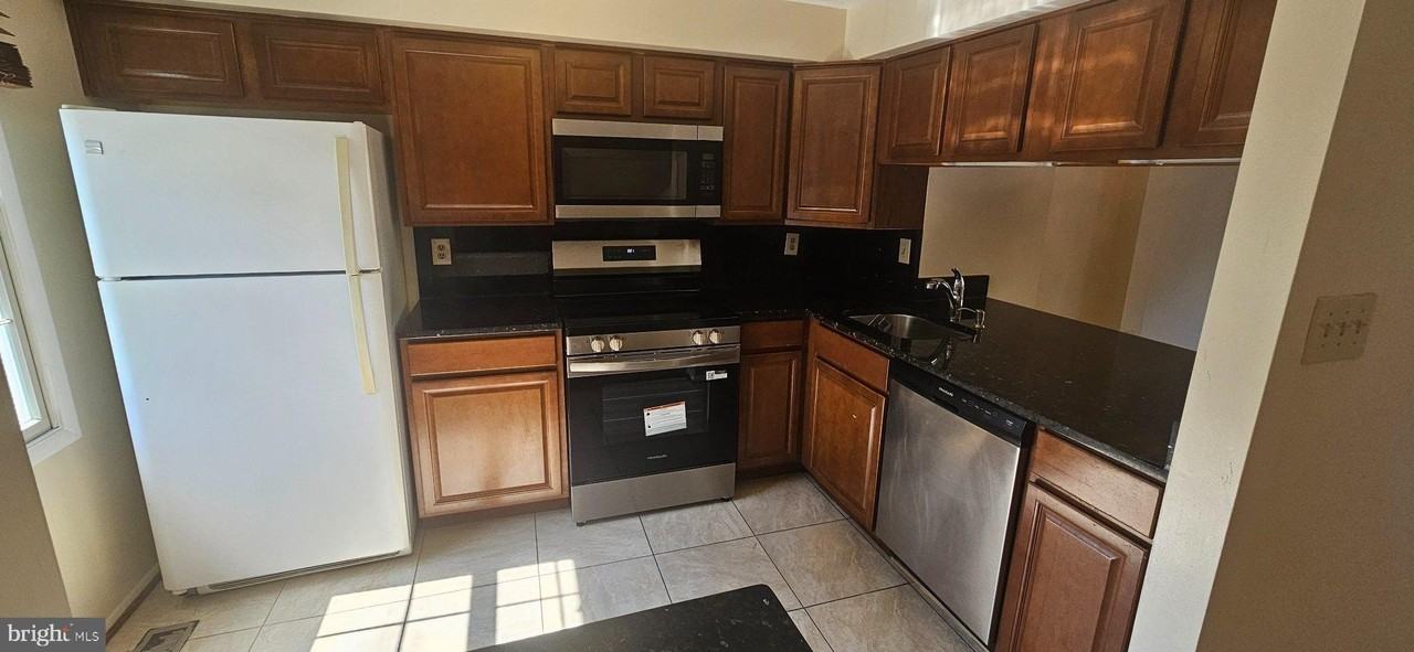 23 Cross Ridge Ct - Photo 3 of 21