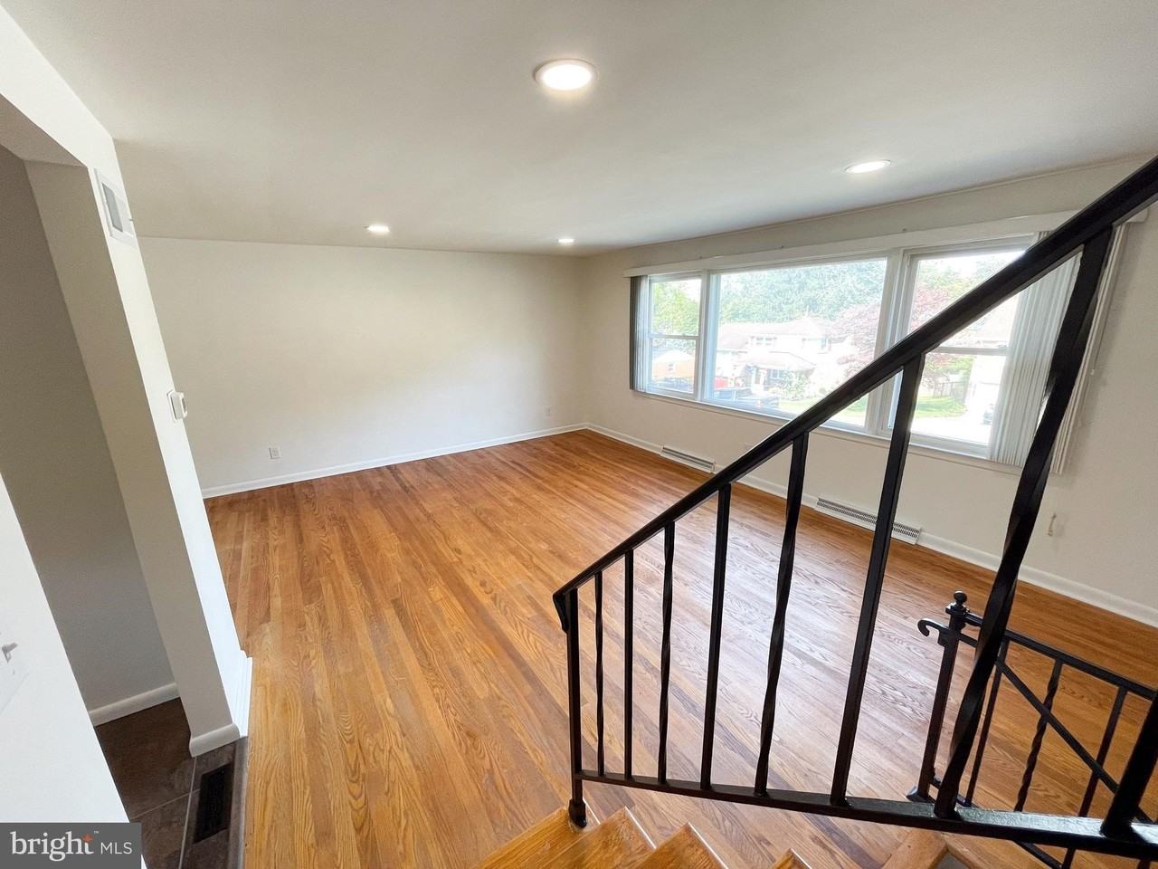 2620 Raleigh Dr - Photo 3 of 26