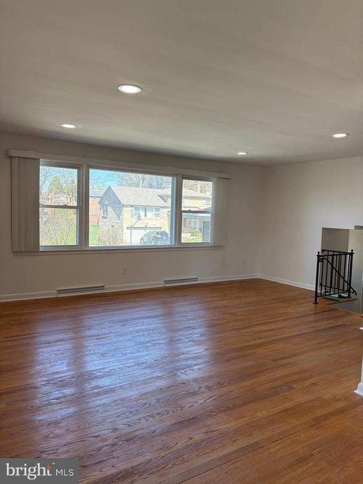 2620 Raleigh Dr - Photo 4 of 26