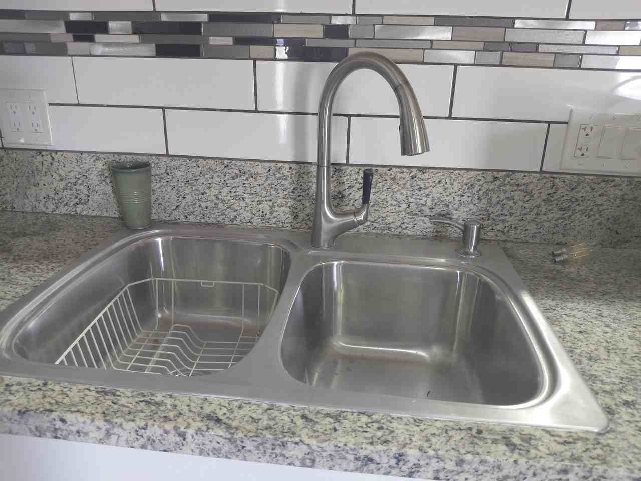 401 Washingtonia Dr #1 - Photo 4 of 19