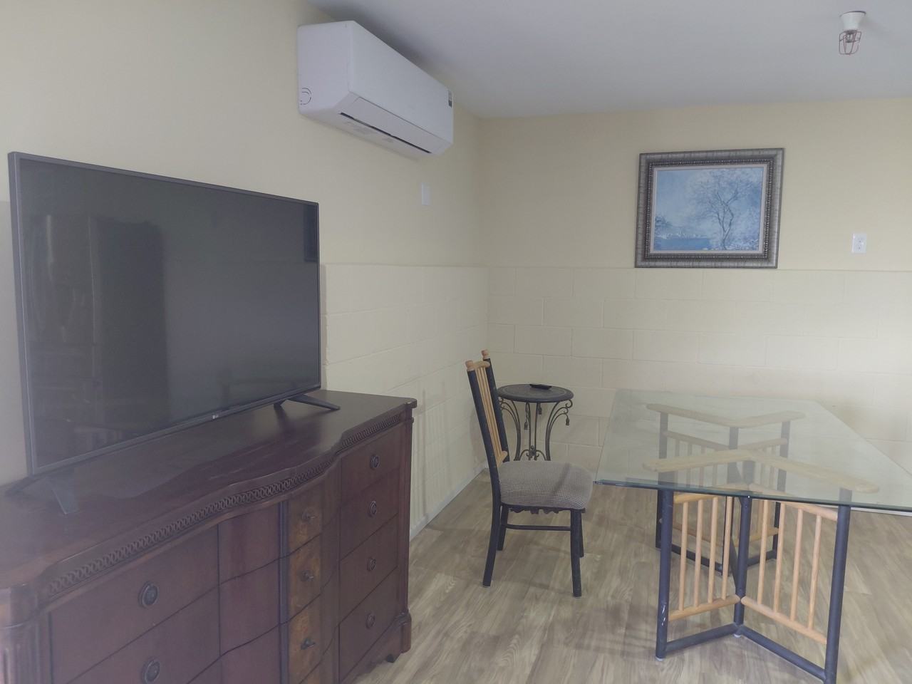 401 Washingtonia Dr #1 - Photo 5 of 19