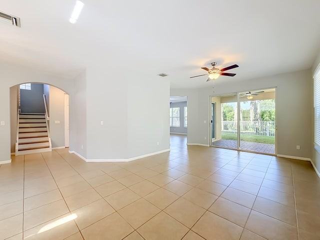 57 Atwell Drive - Photo 3 of 8