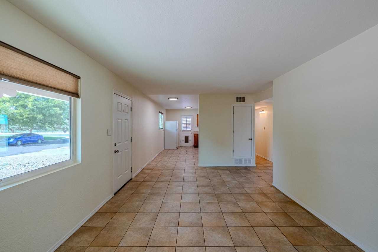 9105 Cherokee Rd Ne - Photo 5 of 11