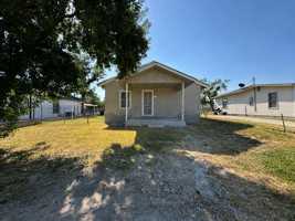 featured image of 611 E Garza St