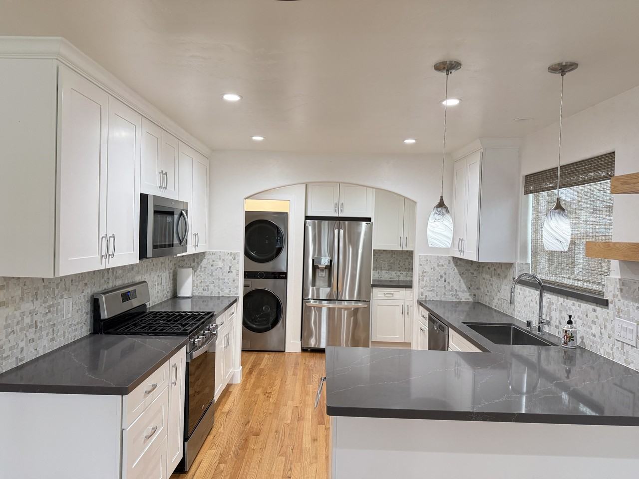 558 Irving Ave #1 - Photo 5 of 24