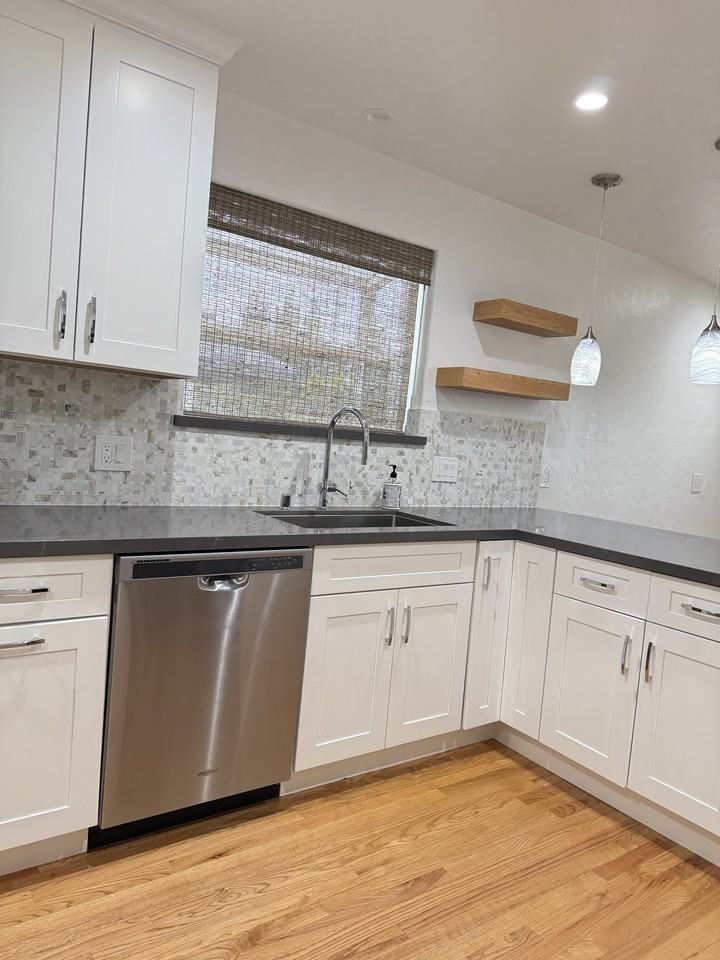 558 Irving Ave #1 - Photo 7 of 24