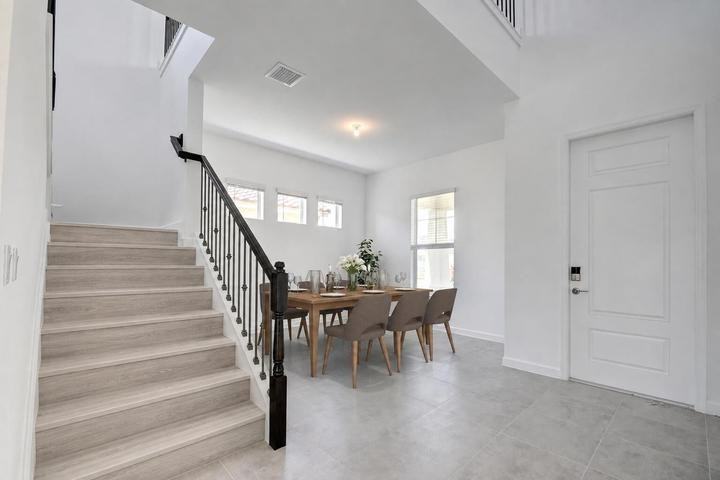 1000 Sterling Pine Place - Photo 3 of 8