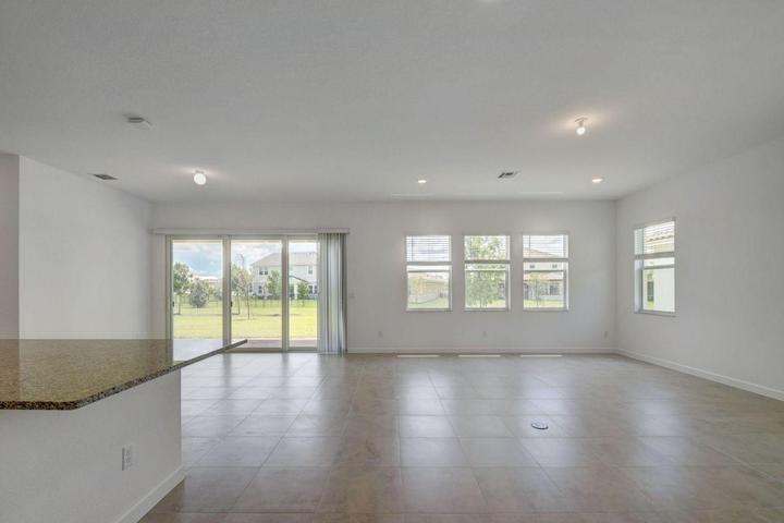 1000 Sterling Pine Place - Photo 4 of 8