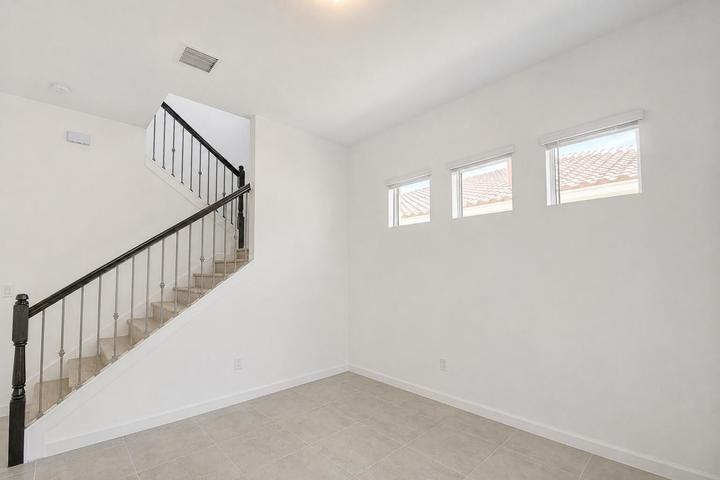 1000 Sterling Pine Place - Photo 7 of 8