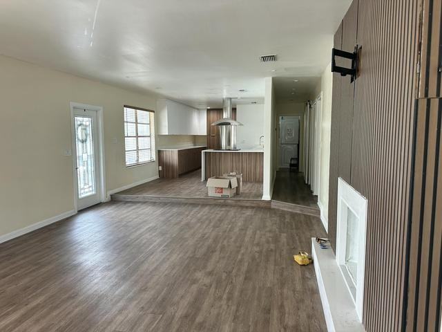 913 North B Street - Photo 4 of 7