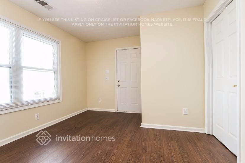 855 Simon Ive Dr - Photo 5 of 22