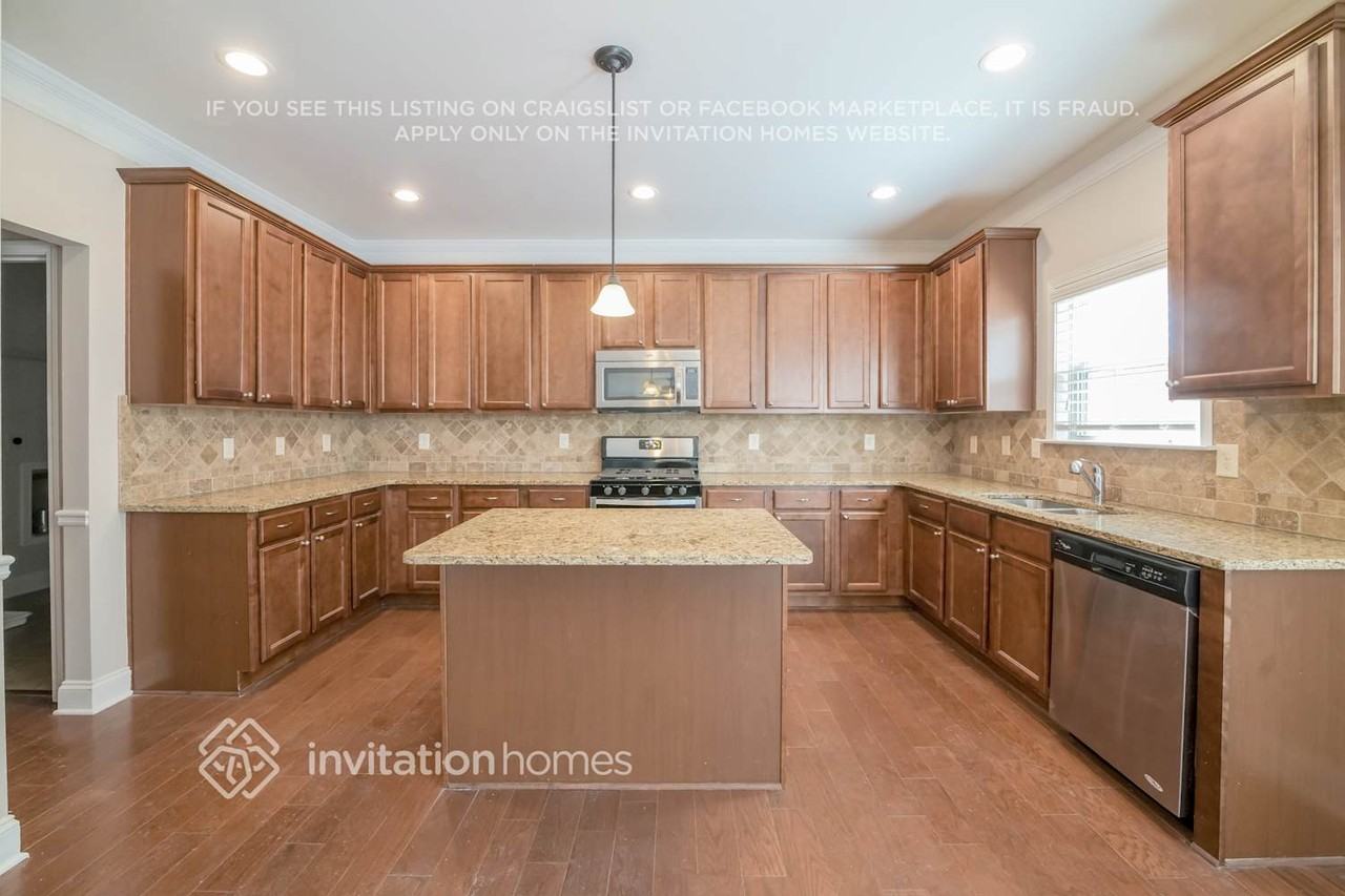 435 Crestmont Ln - Photo 7 of 18