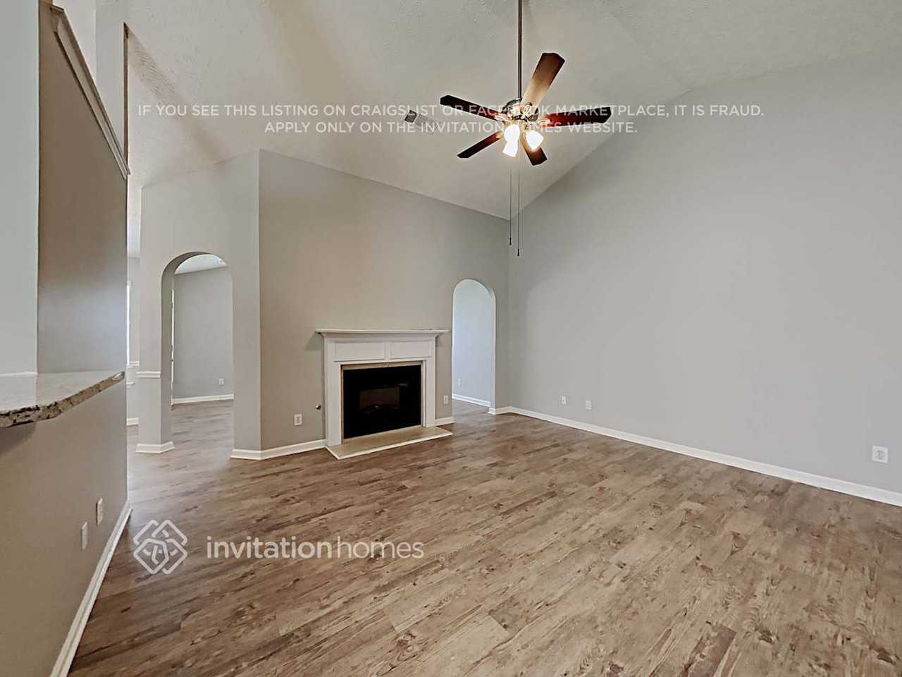 1317 Kent Mnr - Photo 4 of 20
