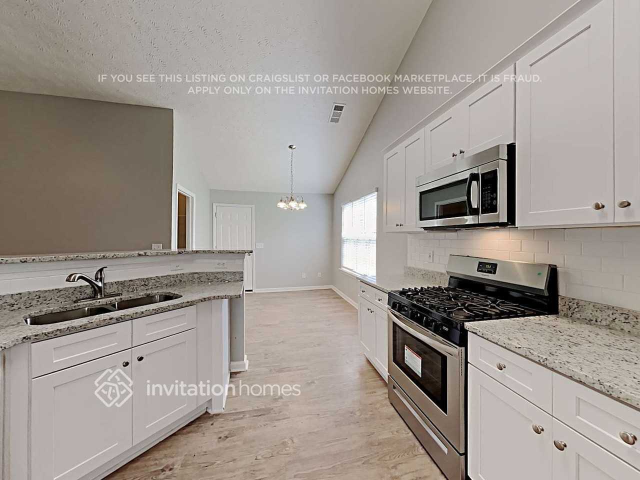 1317 Kent Mnr - Photo 6 of 20