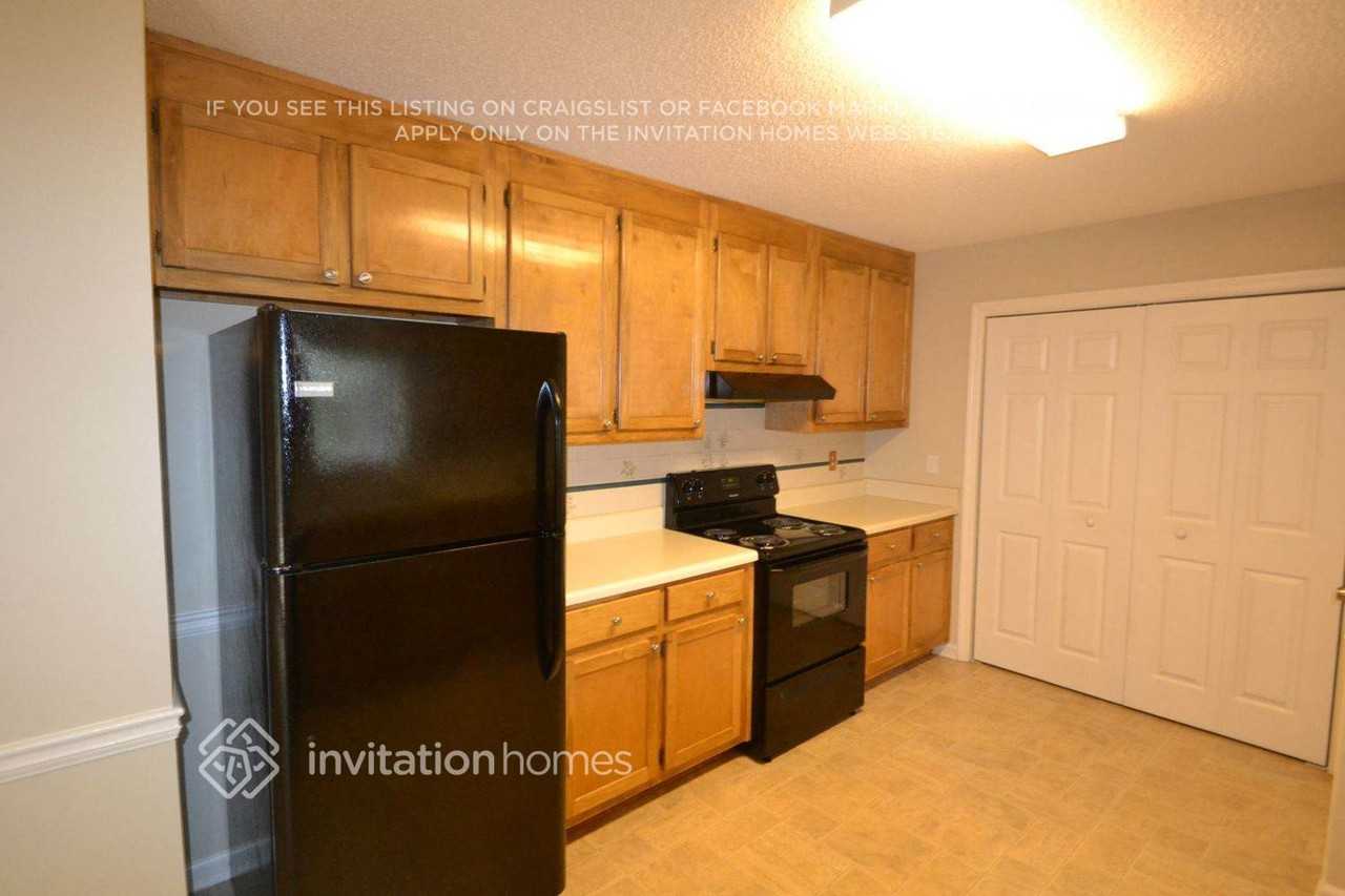 5630 Dusty Ridge Trl - Photo 3 of 13