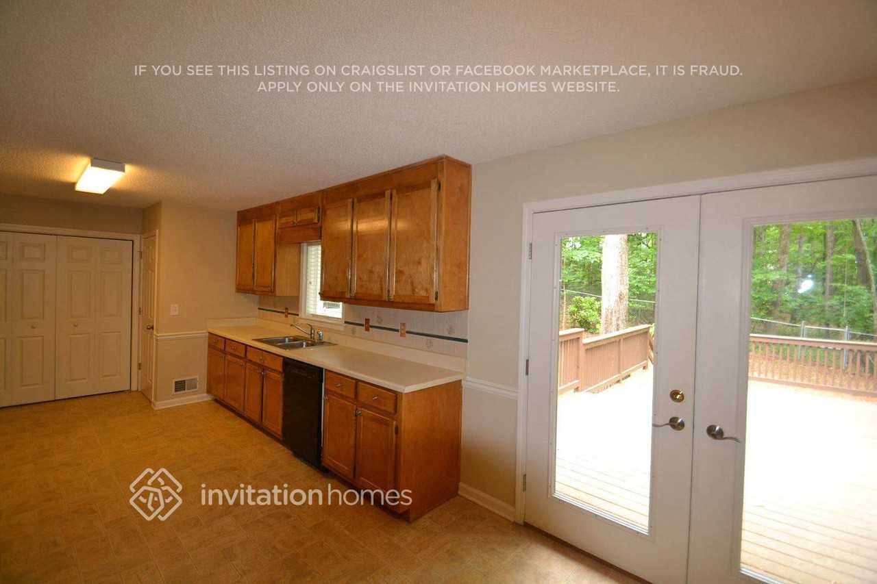 5630 Dusty Ridge Trl - Photo 4 of 13
