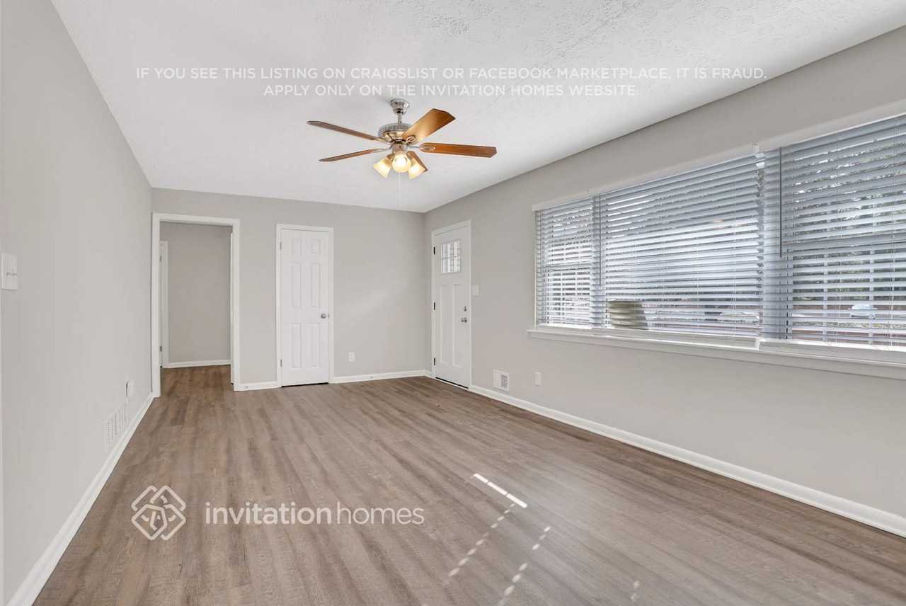 2160 Shamrock Dr - Photo 6 of 26