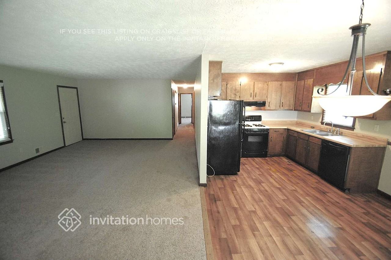 266 Farm Ridge Dr Ne - Photo 3 of 12